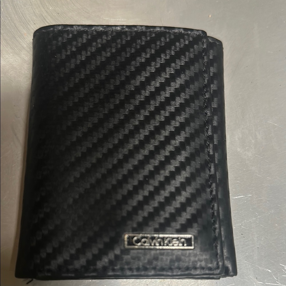 Calvin Klein Black Key & Card Holder Sleek Accessory
